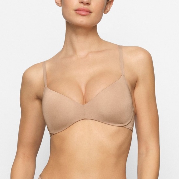 SKIMS wireless form lightly lined bra in clay 32D - Picture 1 of 6